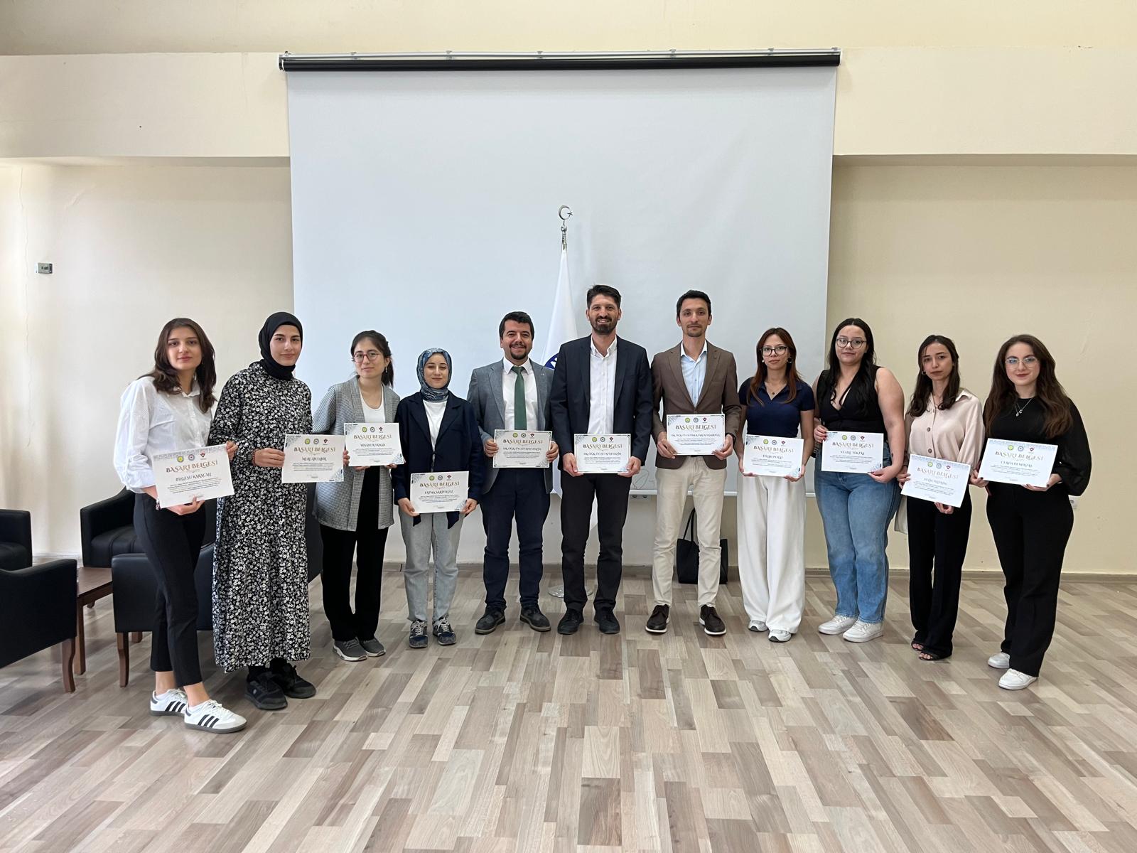 Fizyoterapi ve Rehabilitasyon Bölümü Öğrencilerinin TÜBİTAK 2209-A Başarısı